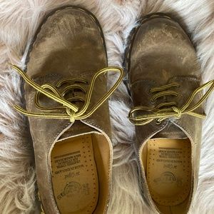 Doc Martens tan